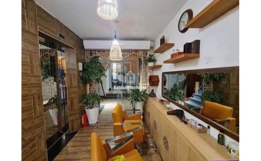 Nhà 6 Tầng MT Trần Bình Trọng – Có Thang Máy – 15.5 Tỷ